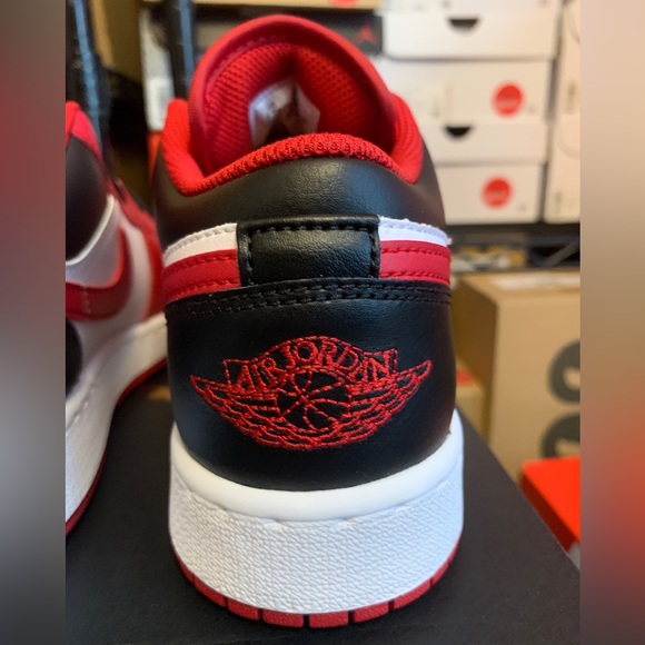 Nike Air Jordan 1 Low Bulls Black White Red Shoes 553560-163 553558-163 GS & Men - Picture 6 of 11